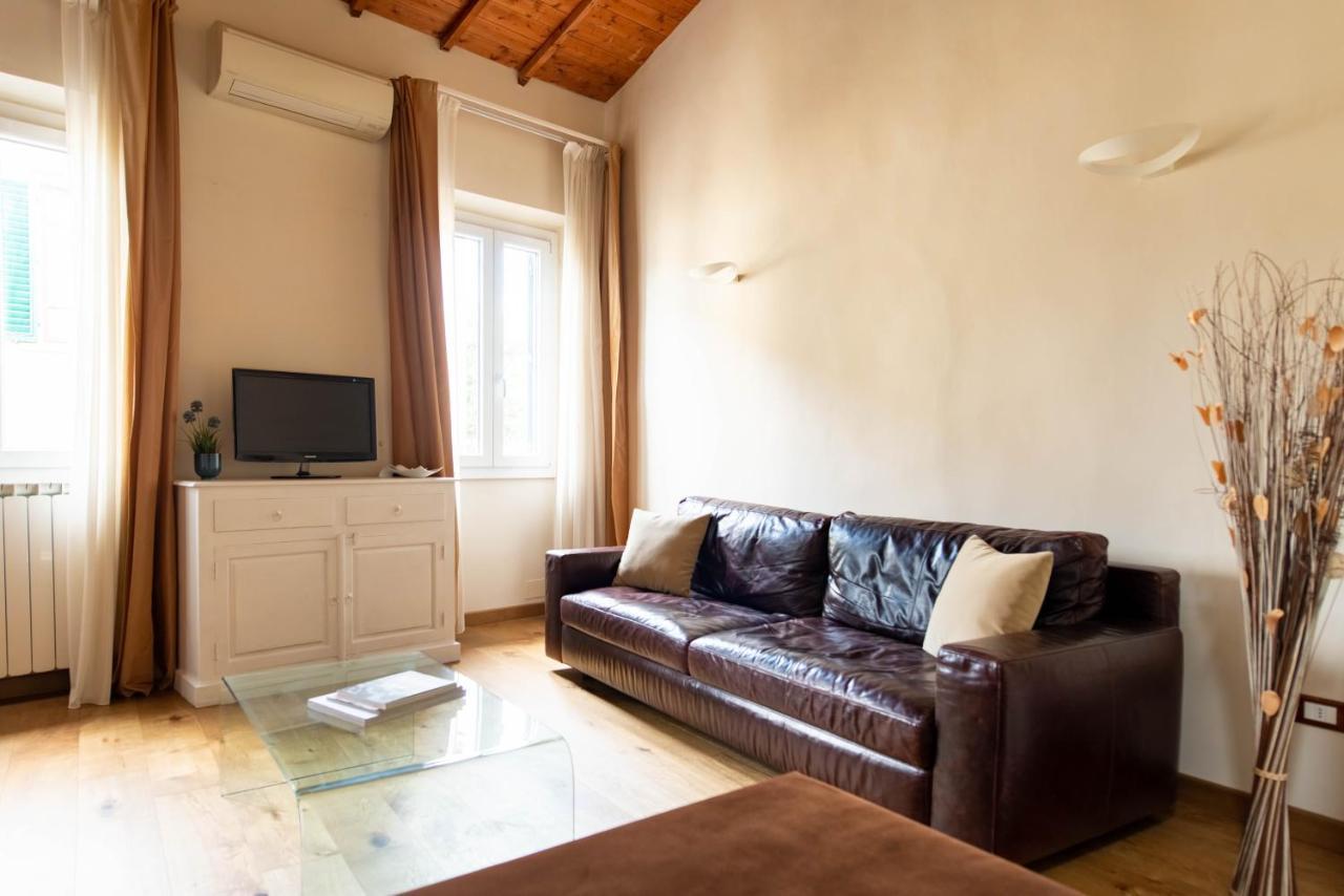 Modern, Bright Near Boboli Gardens & Santo Spirito - Homeunity Firenze Kültér fotó