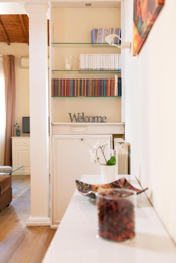Modern, Bright Near Boboli Gardens & Santo Spirito - Homeunity Firenze Kültér fotó
